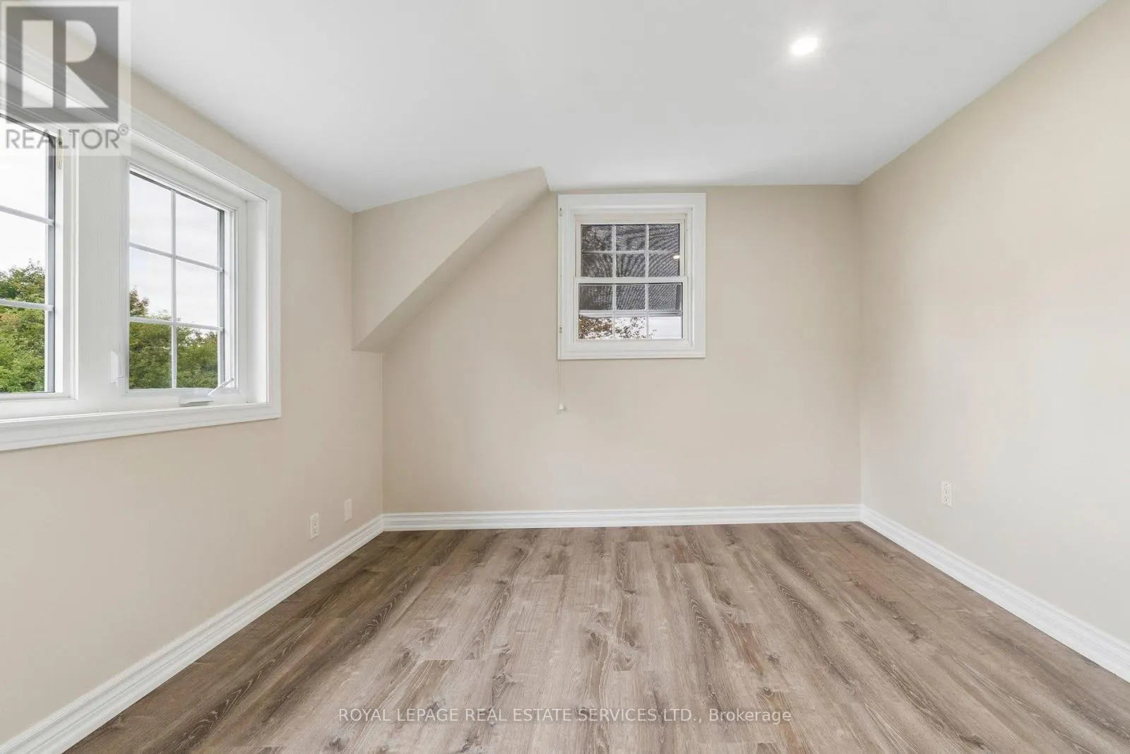 5290 OLD BROCK ROAD