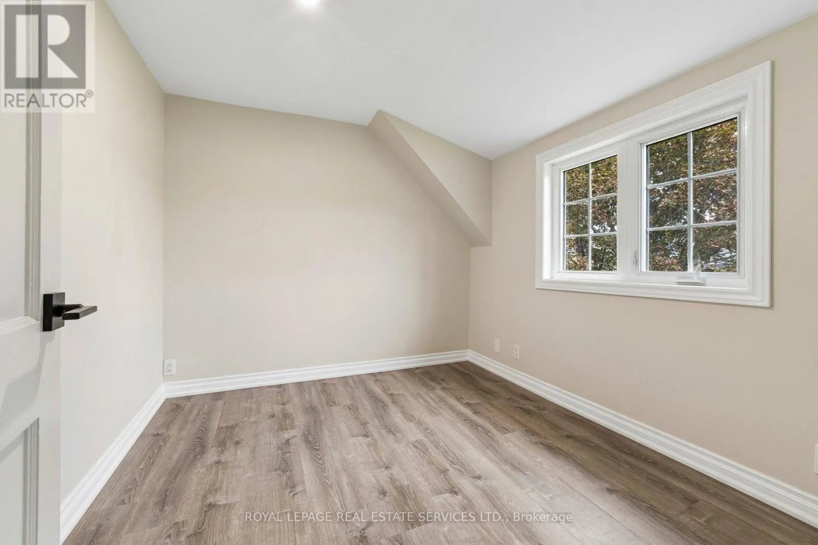 5290 OLD BROCK ROAD