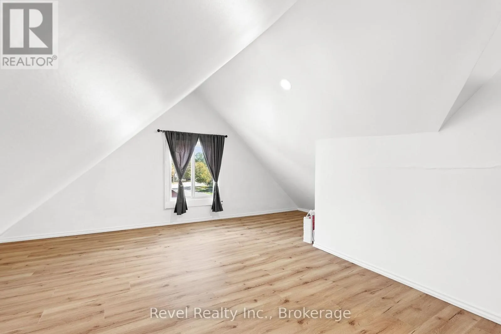 15578 SIMCOE STREET