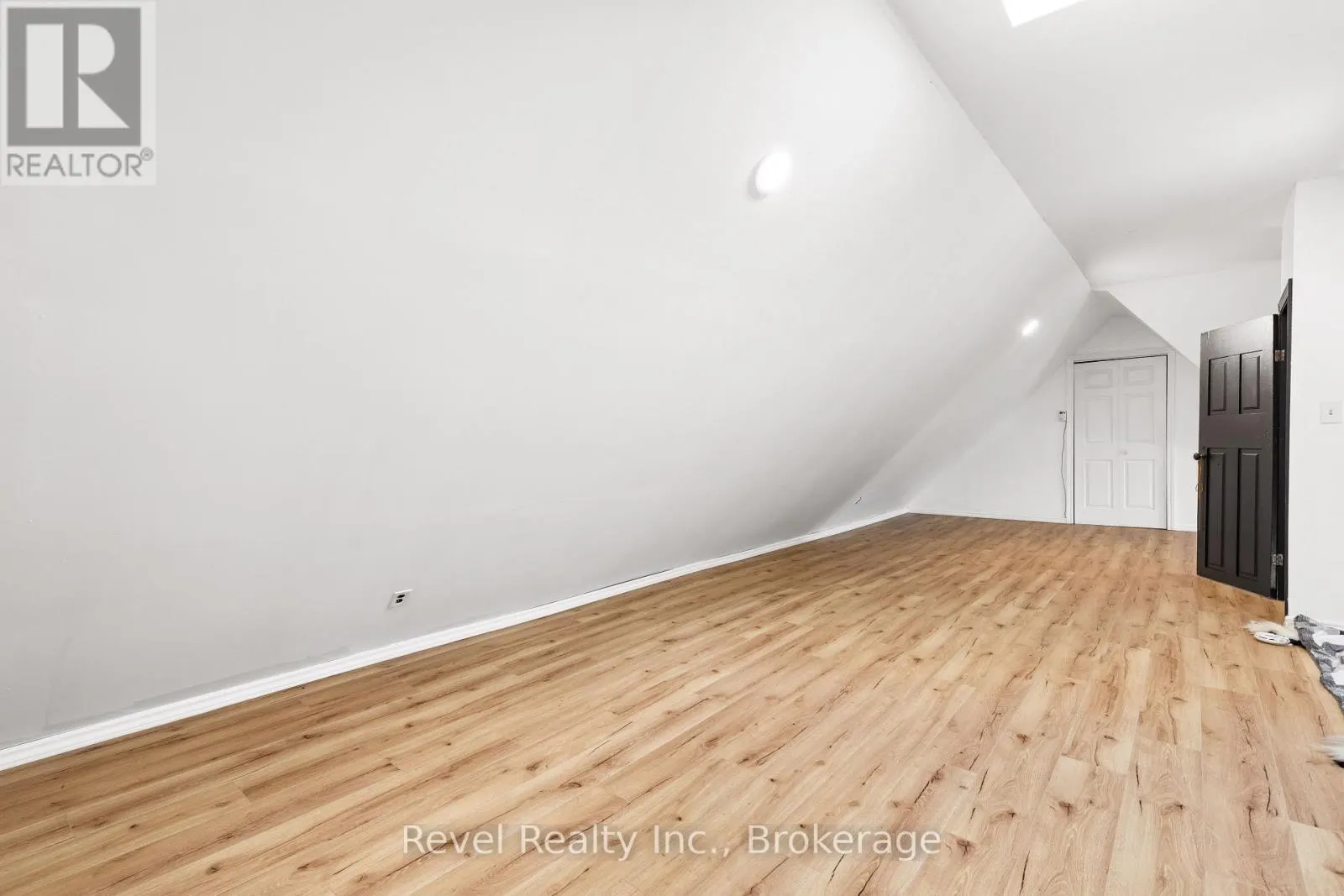 15578 SIMCOE STREET