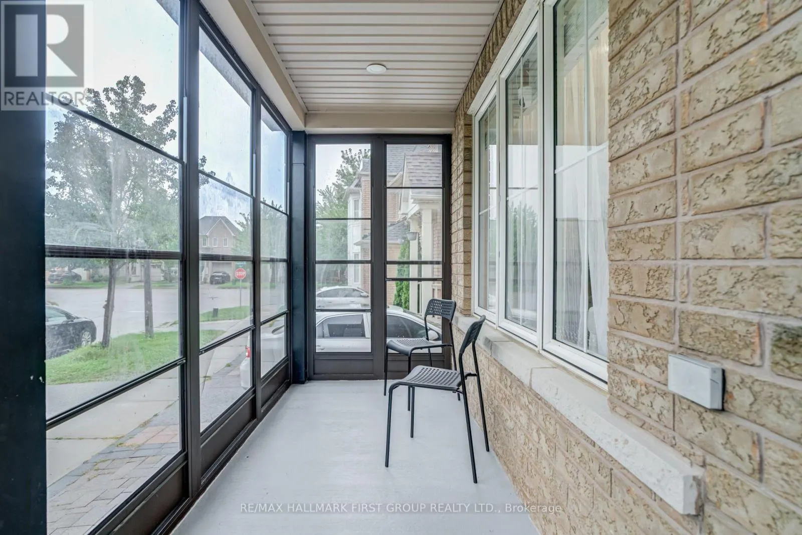6 TANSLEY CRESCENT
