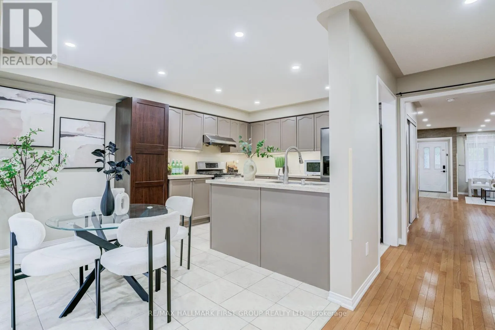 6 TANSLEY CRESCENT