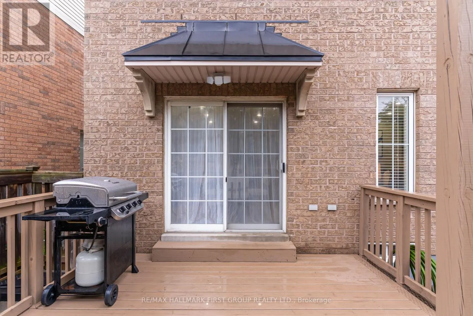6 TANSLEY CRESCENT