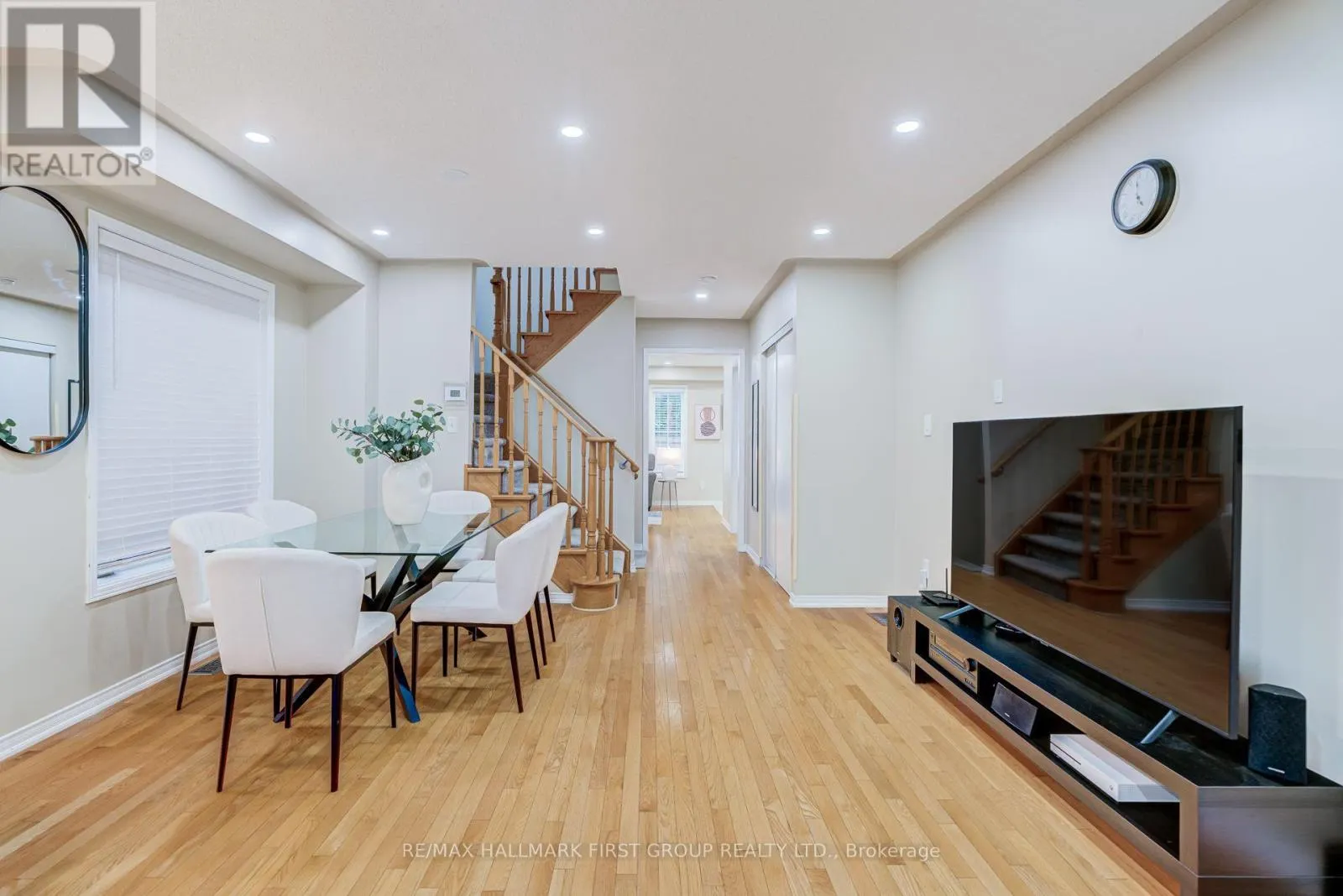 6 TANSLEY CRESCENT