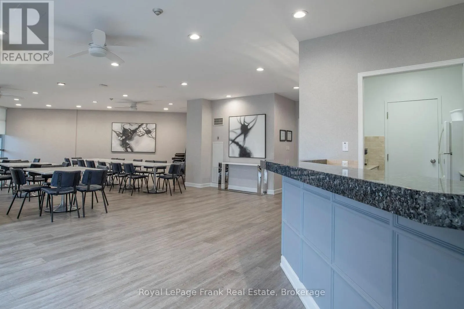 213 - 712 ROSSLAND ROAD E #213