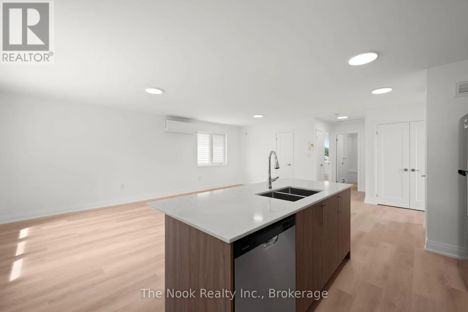 2 - 403 THORNTON ROAD N #2