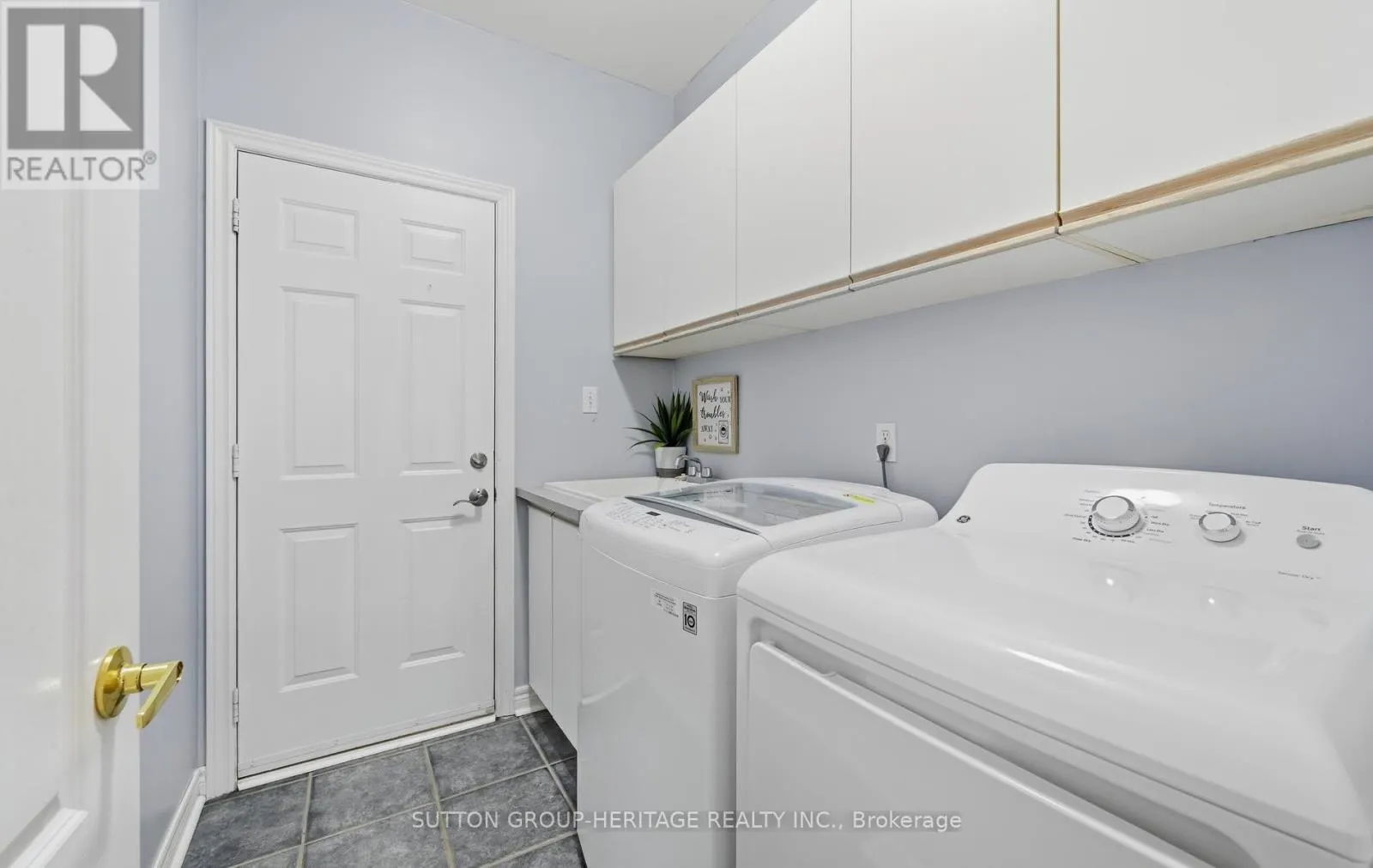 35 KIMBERLY DRIVE