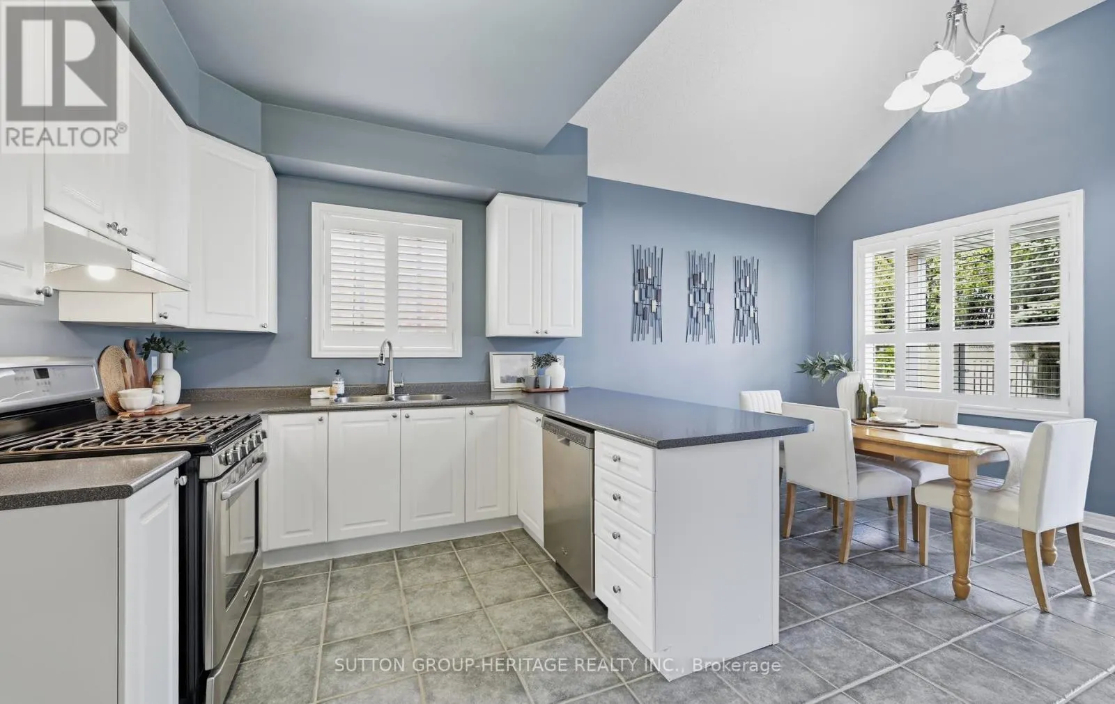 35 KIMBERLY DRIVE