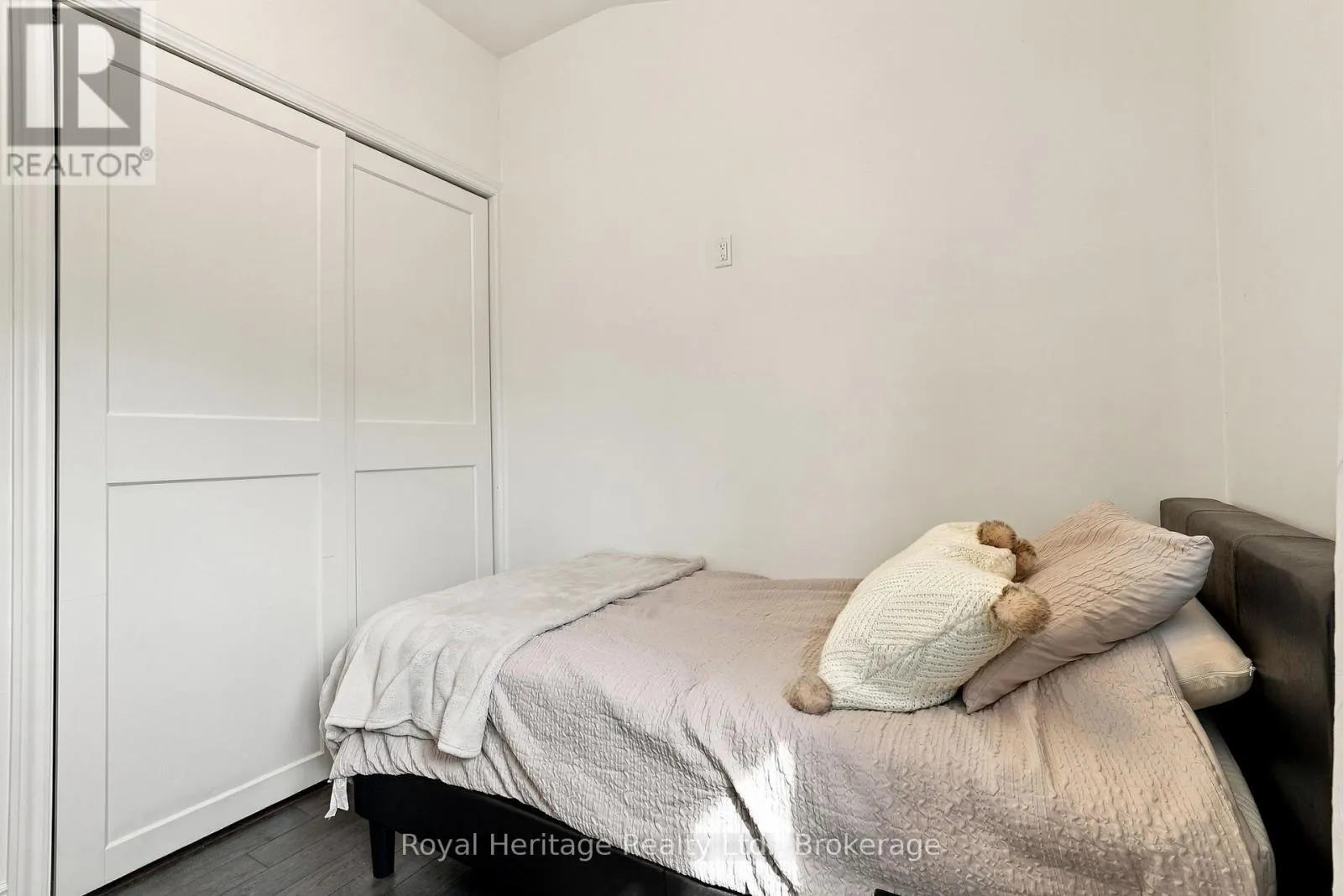 618 SUNSET BOULEVARD