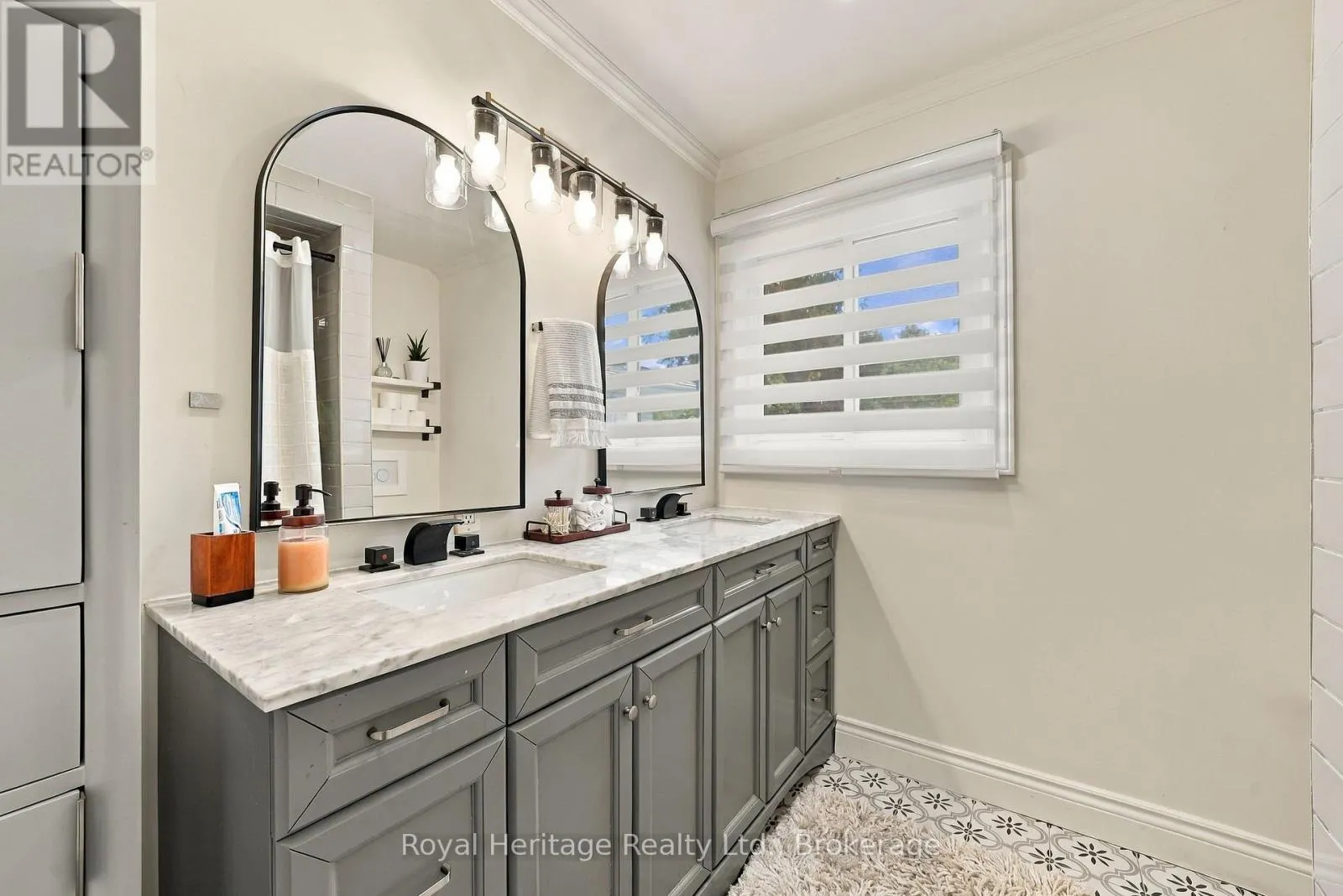618 SUNSET BOULEVARD