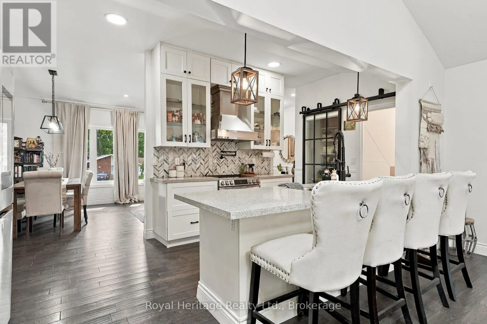618 SUNSET BOULEVARD
