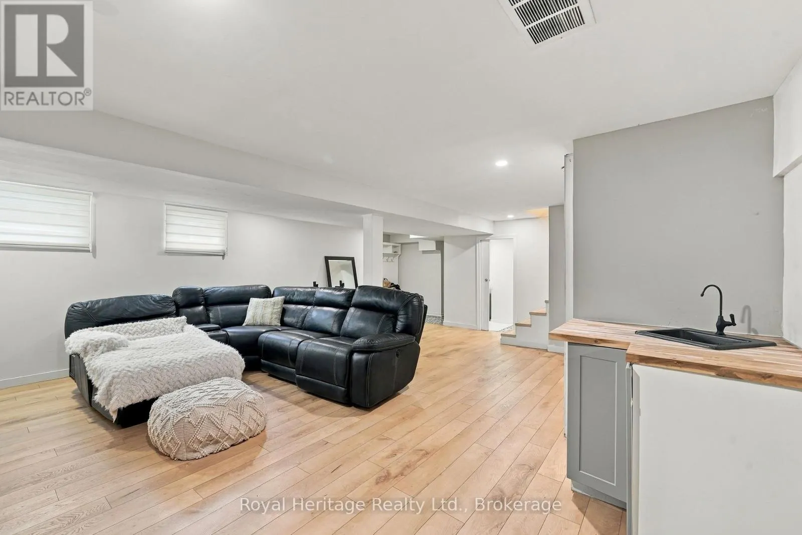 618 SUNSET BOULEVARD