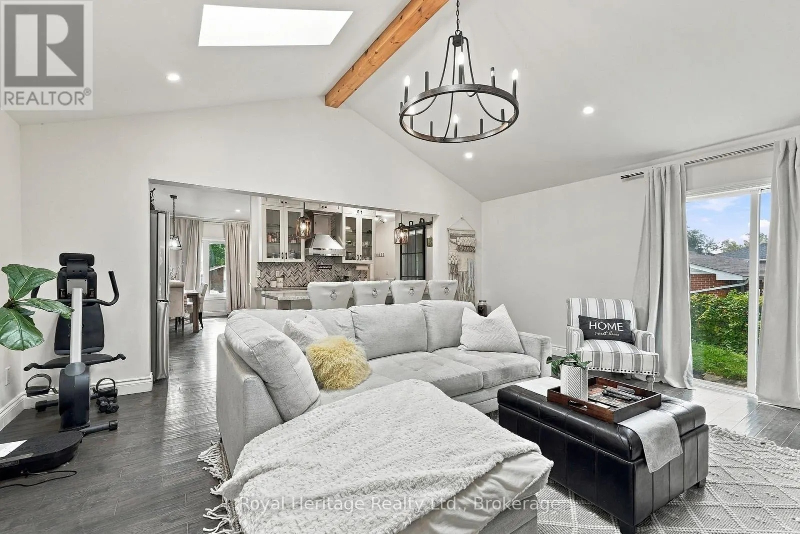 618 SUNSET BOULEVARD