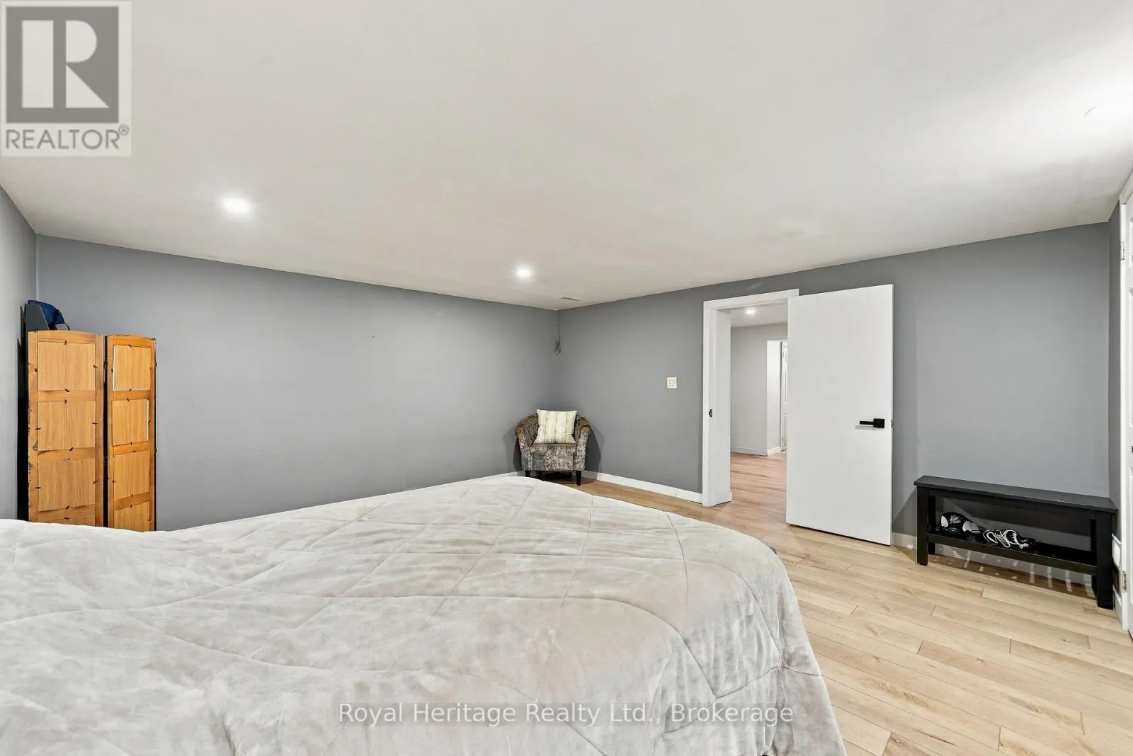 618 SUNSET BOULEVARD