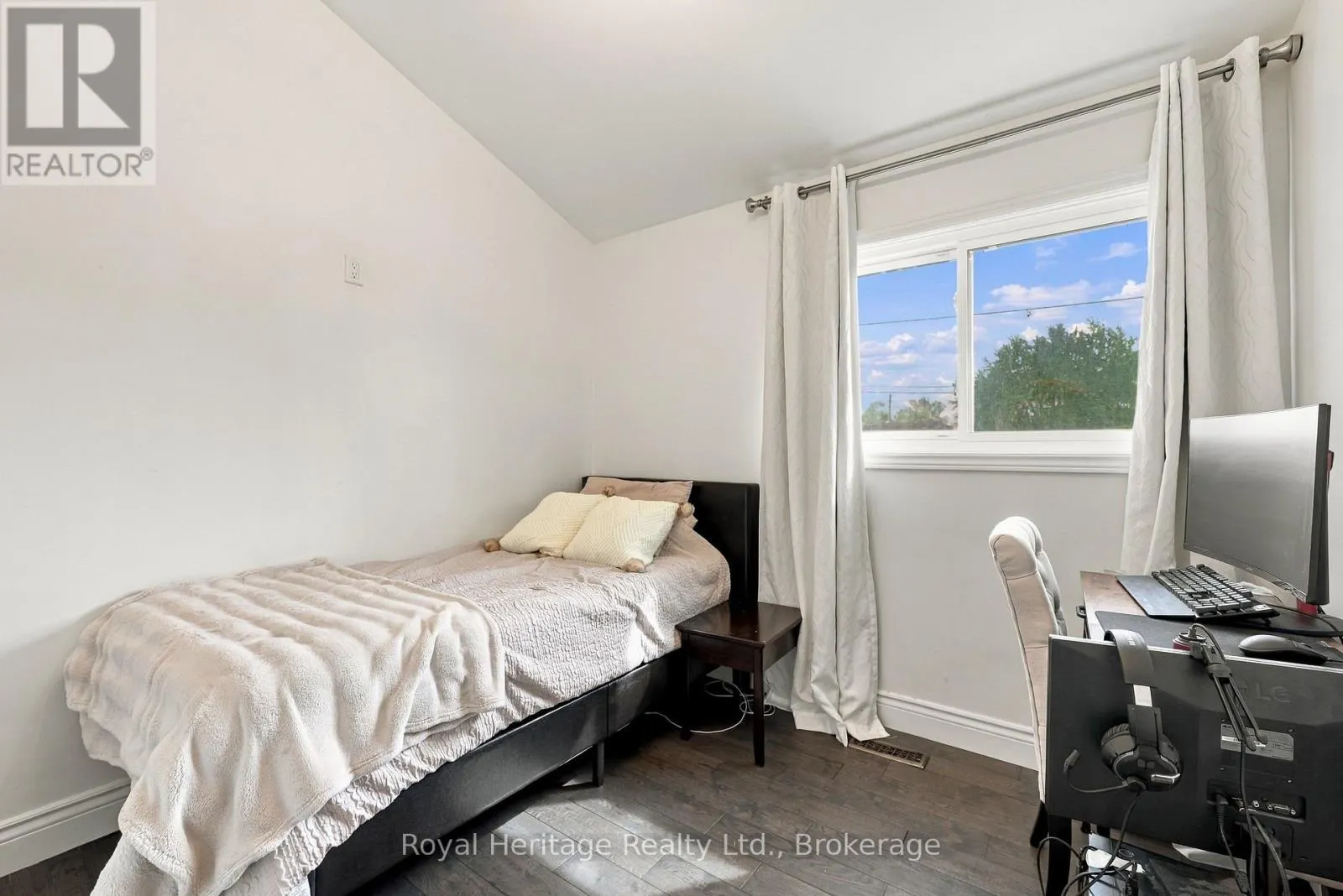 618 SUNSET BOULEVARD