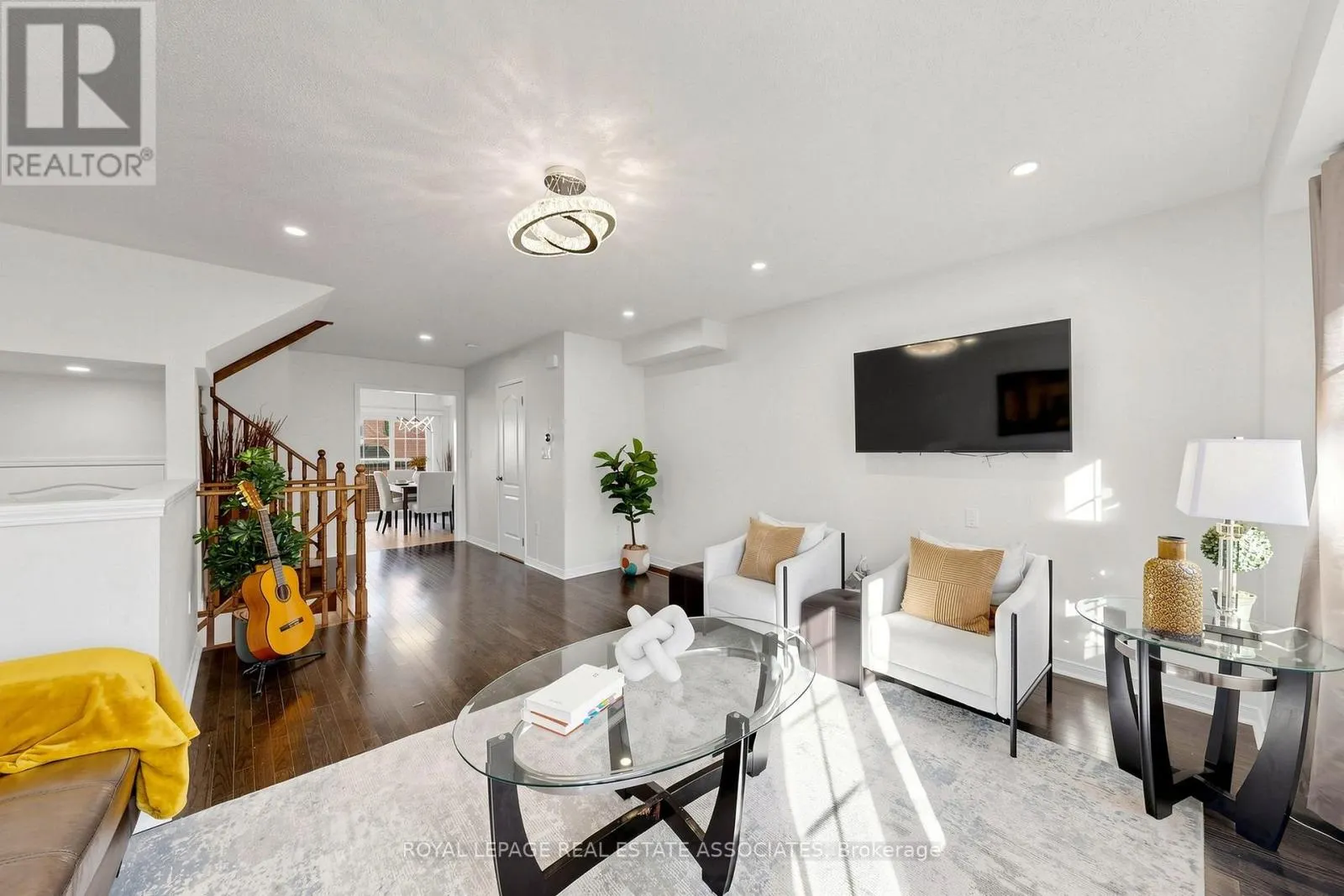 22 BENJAMIN WAY