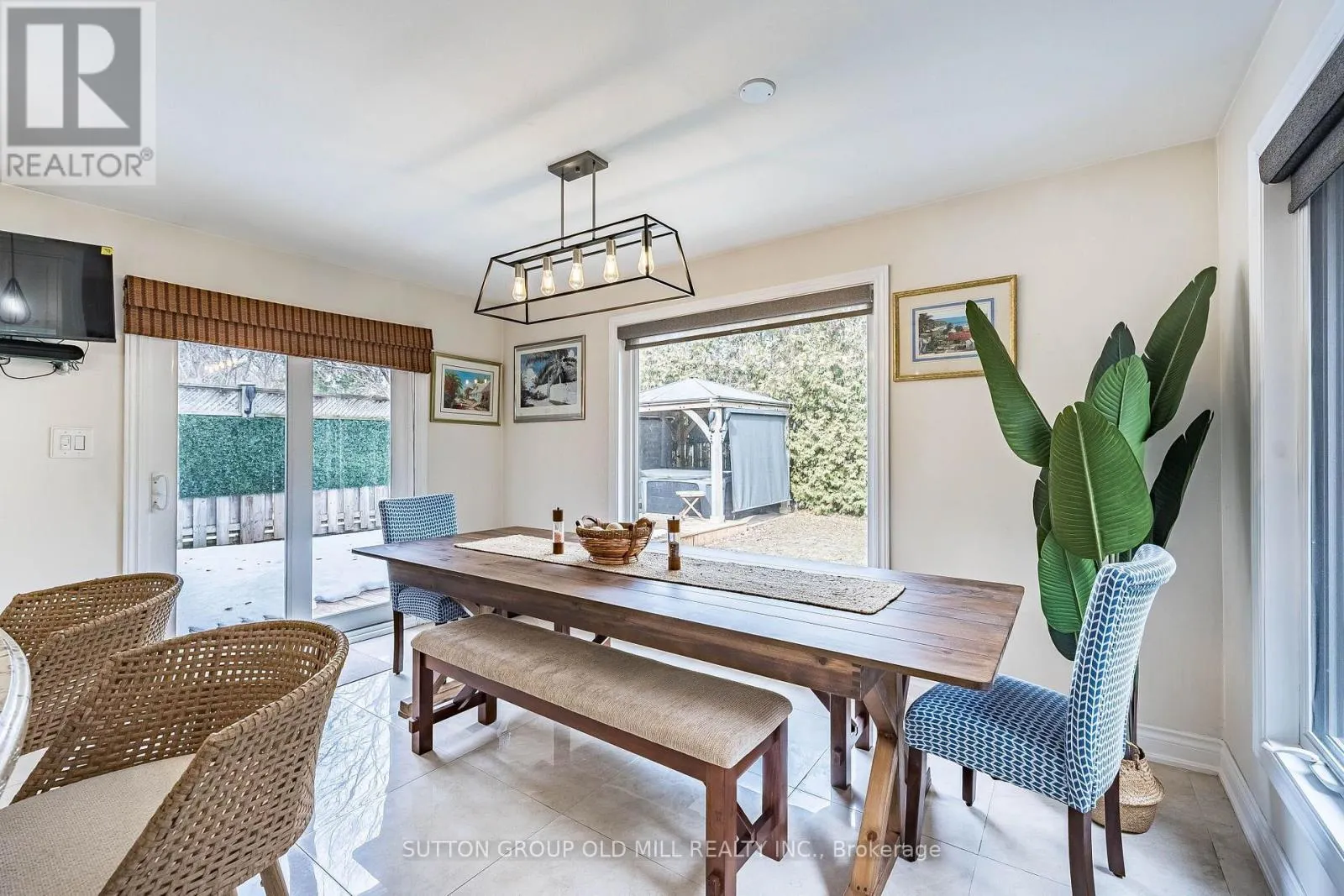 501 SUNDOWN CRESCENT