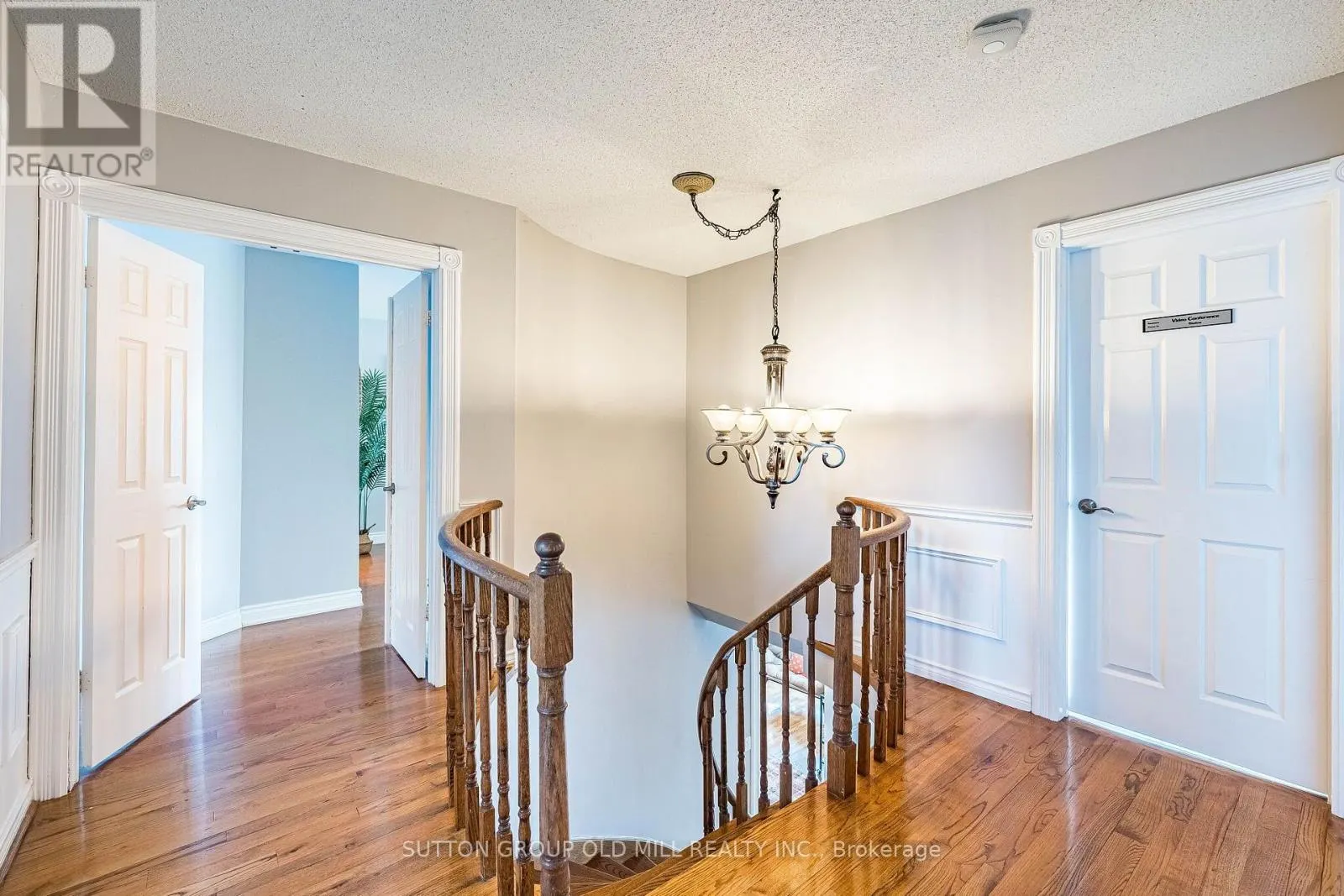 501 SUNDOWN CRESCENT