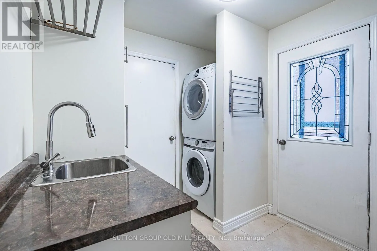 501 SUNDOWN CRESCENT