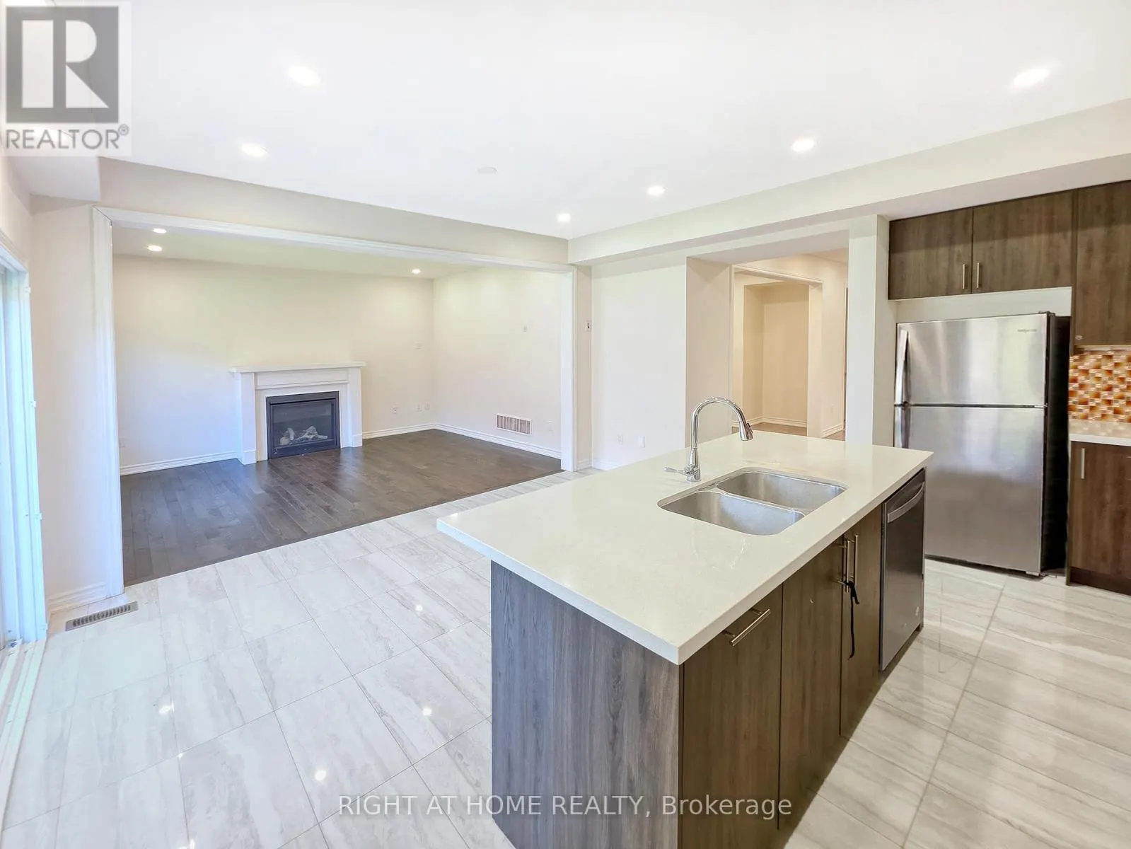 219 FLEETWOOD DRIVE