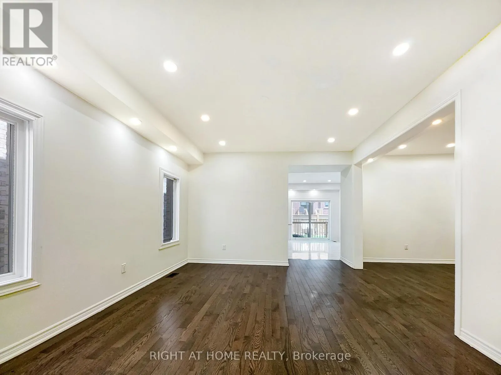 219 FLEETWOOD DRIVE