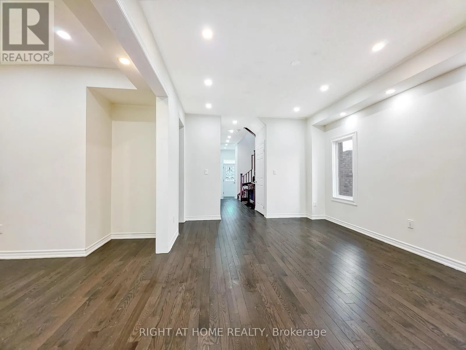 219 FLEETWOOD DRIVE