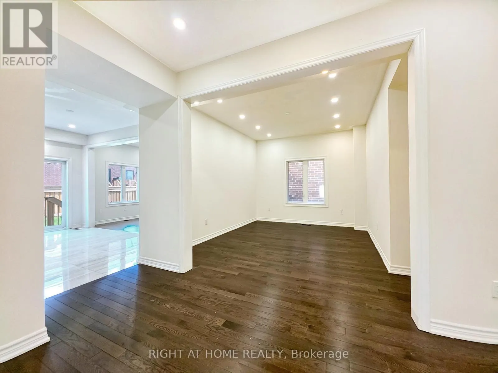 219 FLEETWOOD DRIVE