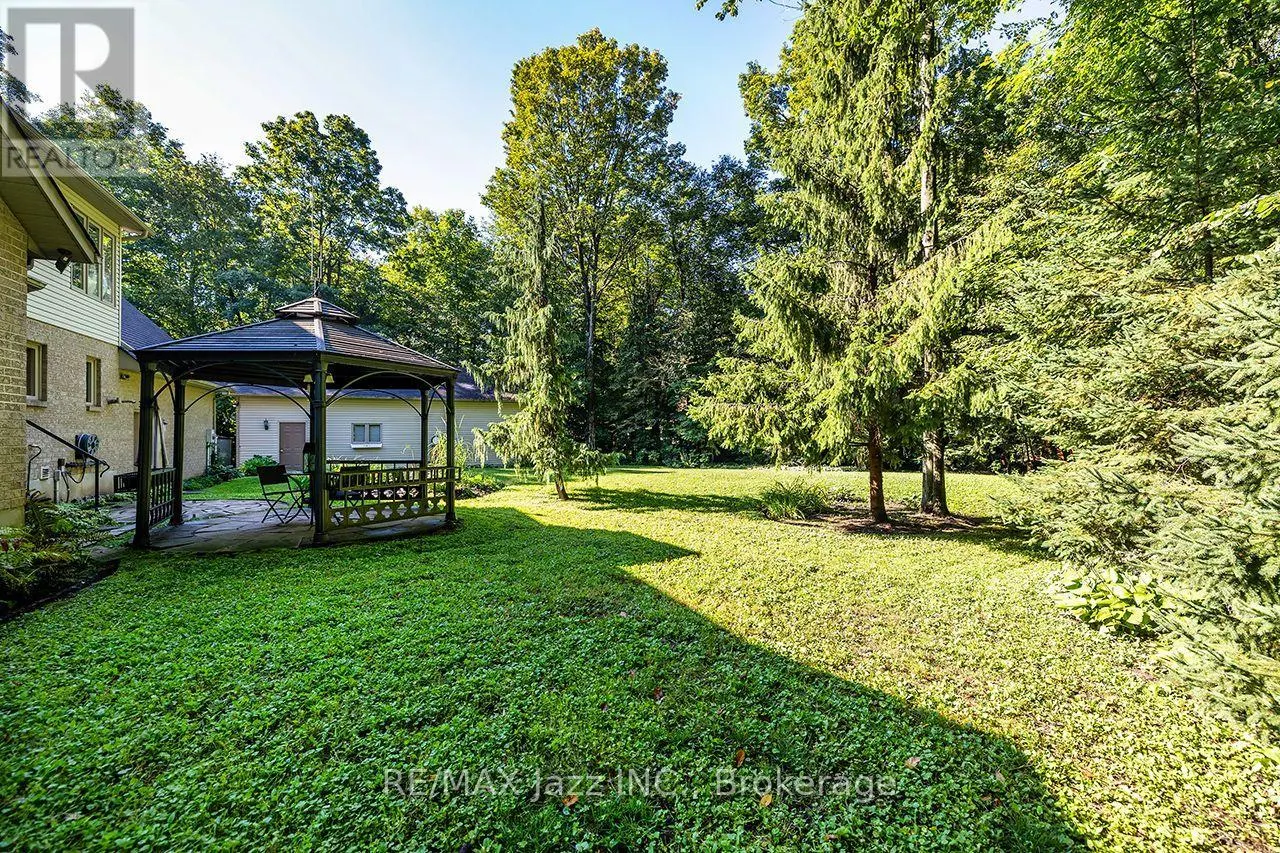 20 TIMBERLANE COURT