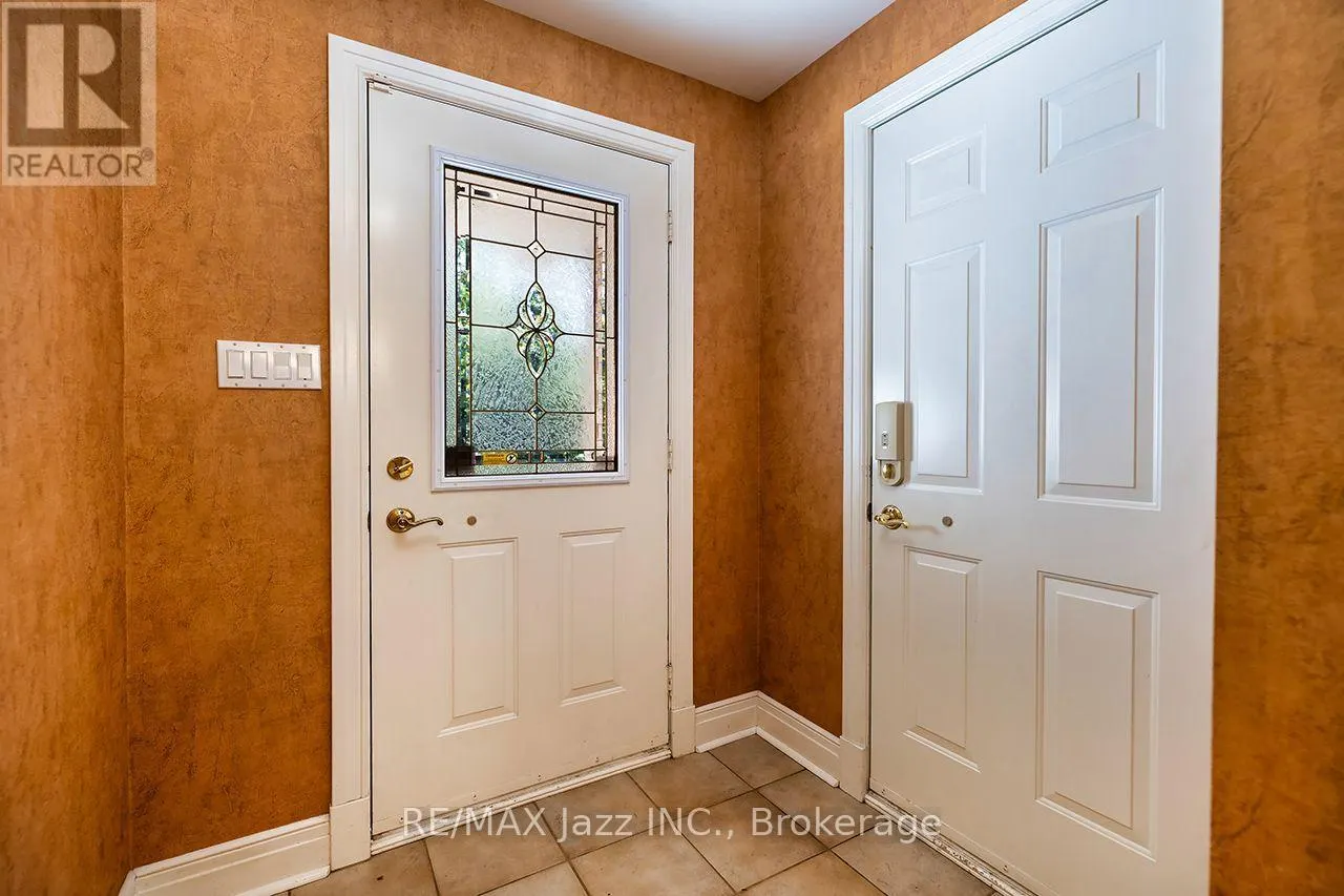 20 TIMBERLANE COURT