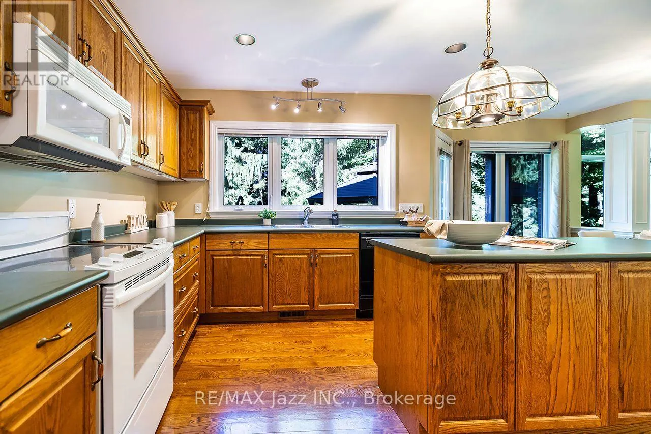 20 TIMBERLANE COURT