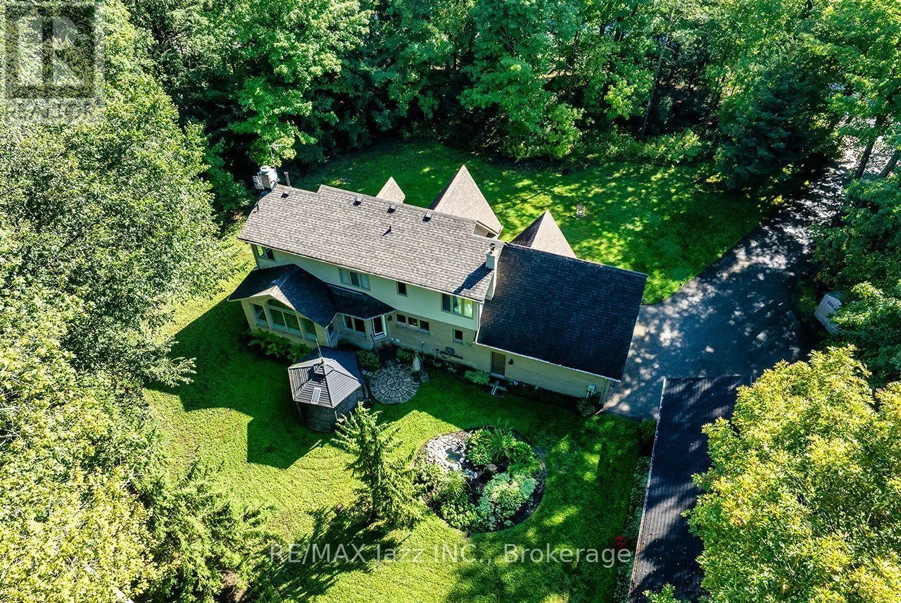 20 TIMBERLANE COURT