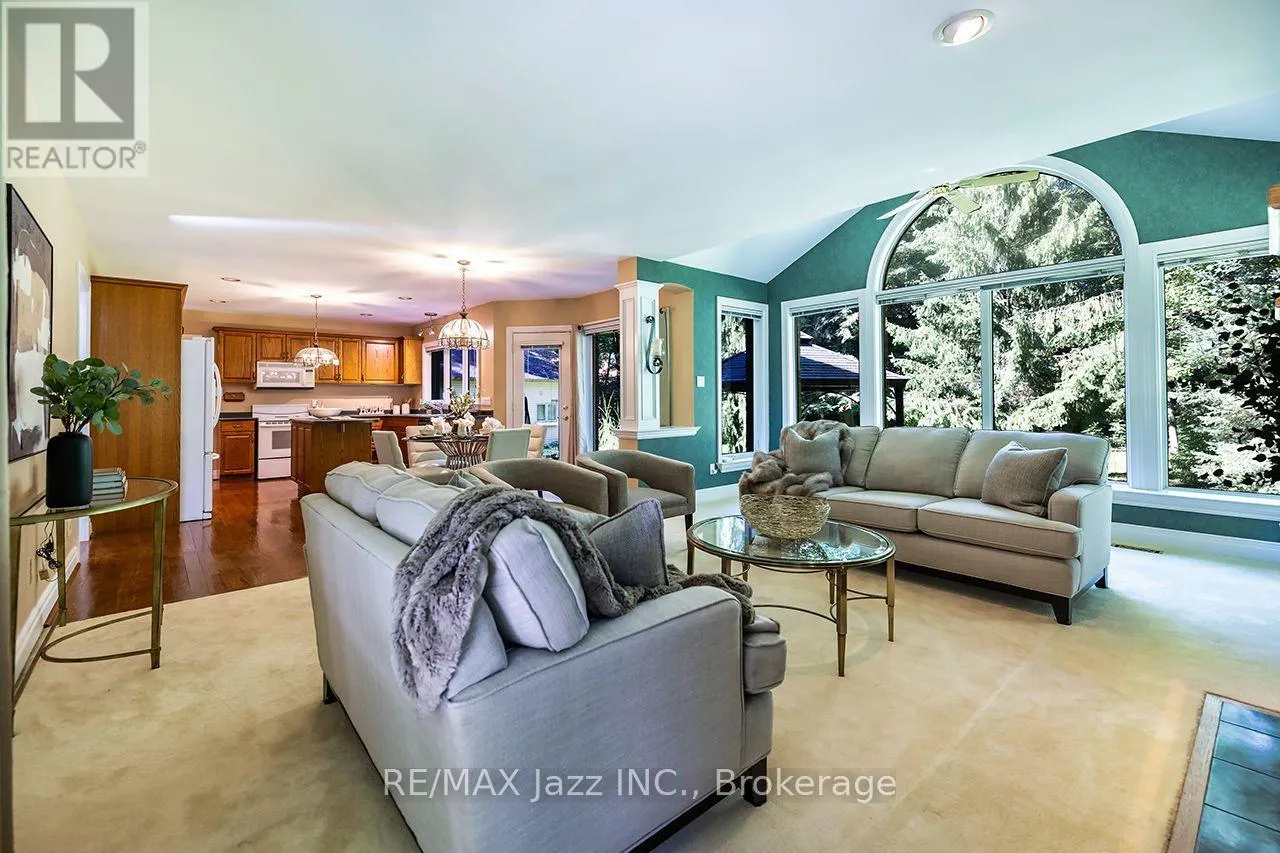 20 TIMBERLANE COURT