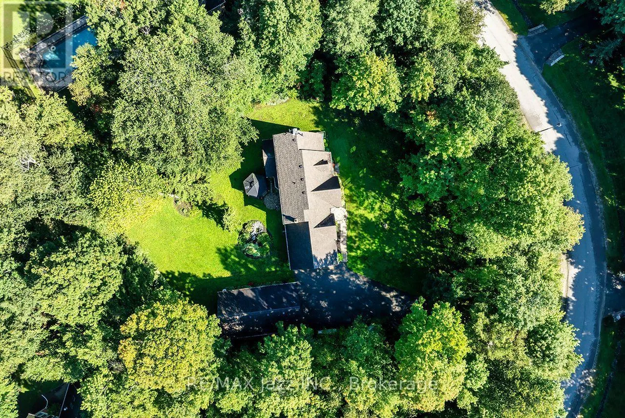20 TIMBERLANE COURT