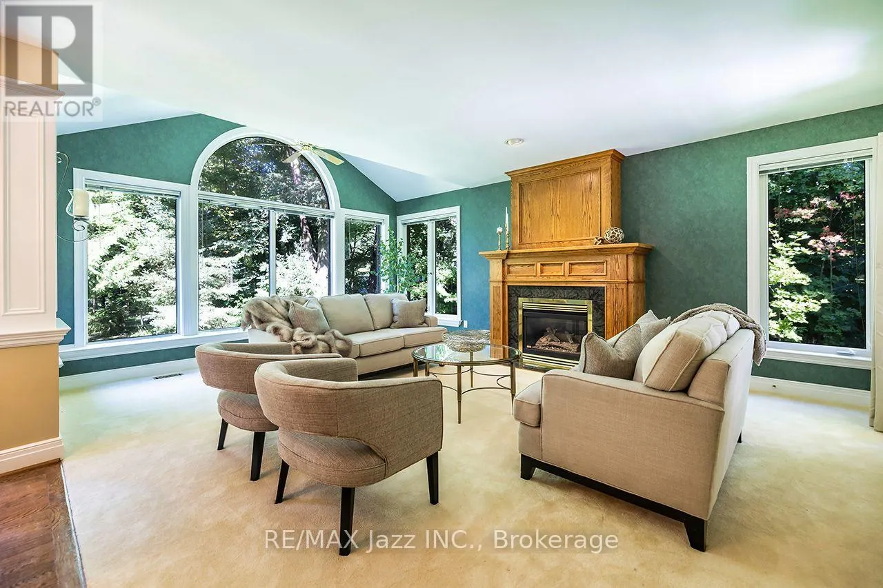 20 TIMBERLANE COURT