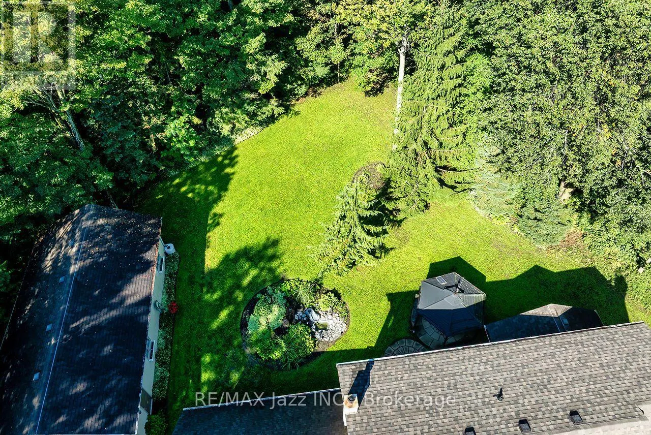 20 TIMBERLANE COURT