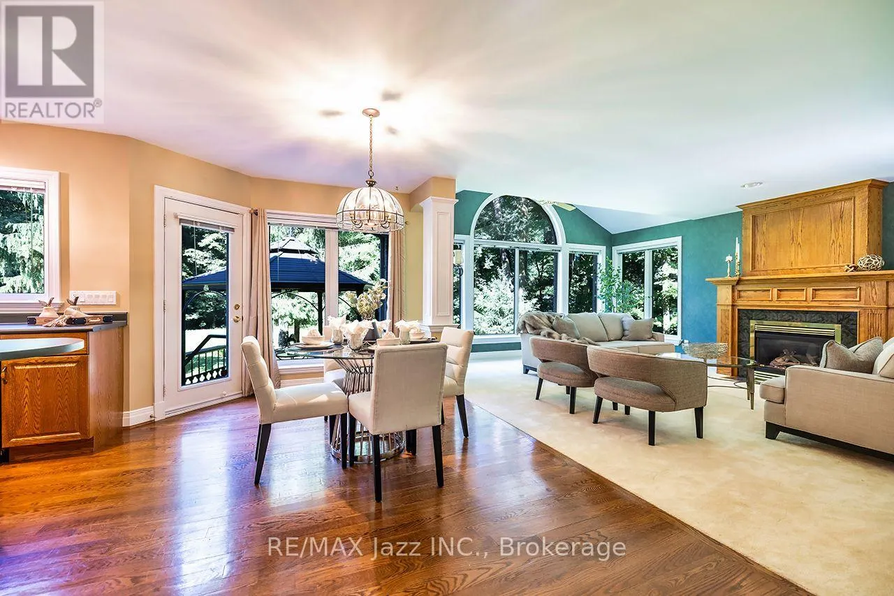 20 TIMBERLANE COURT