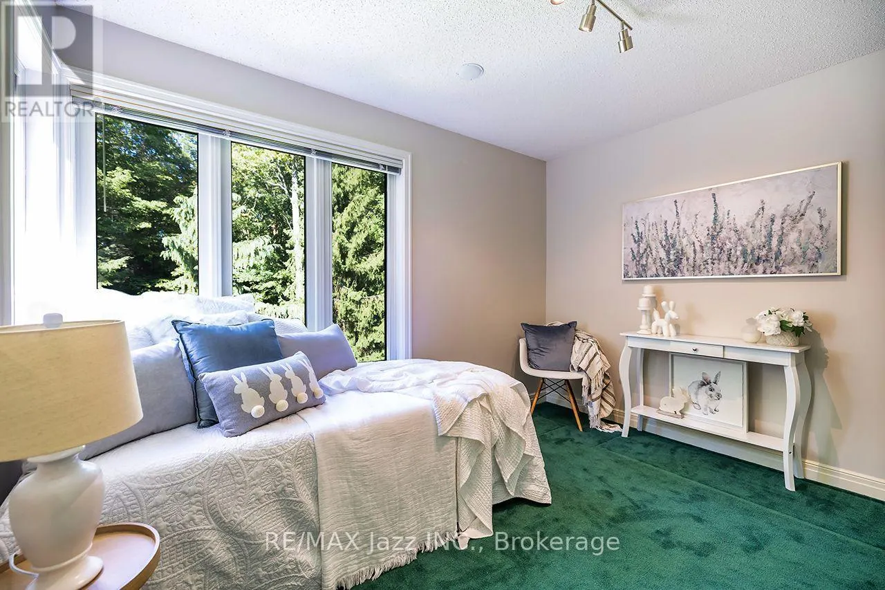 20 TIMBERLANE COURT