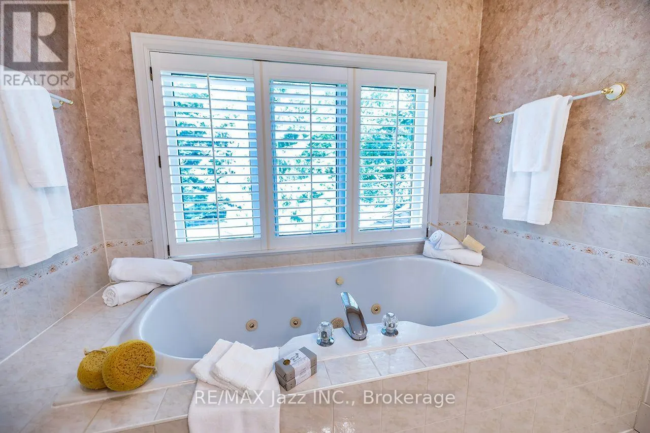 20 TIMBERLANE COURT