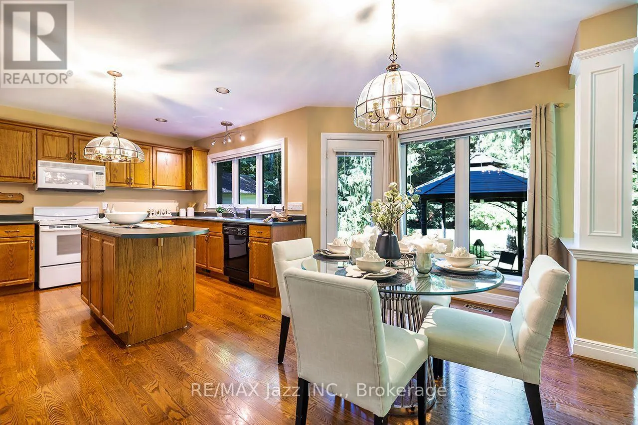 20 TIMBERLANE COURT