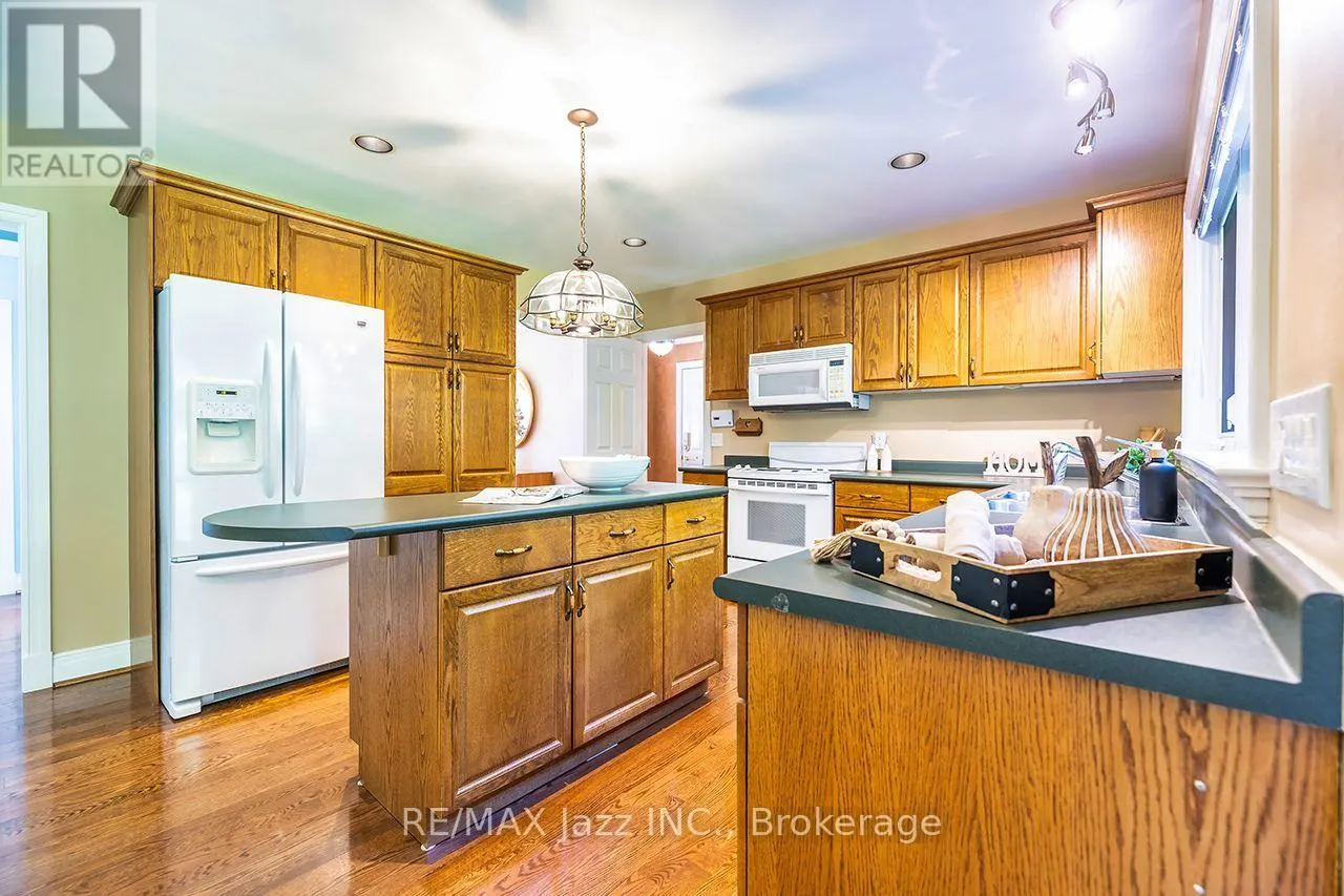 20 TIMBERLANE COURT