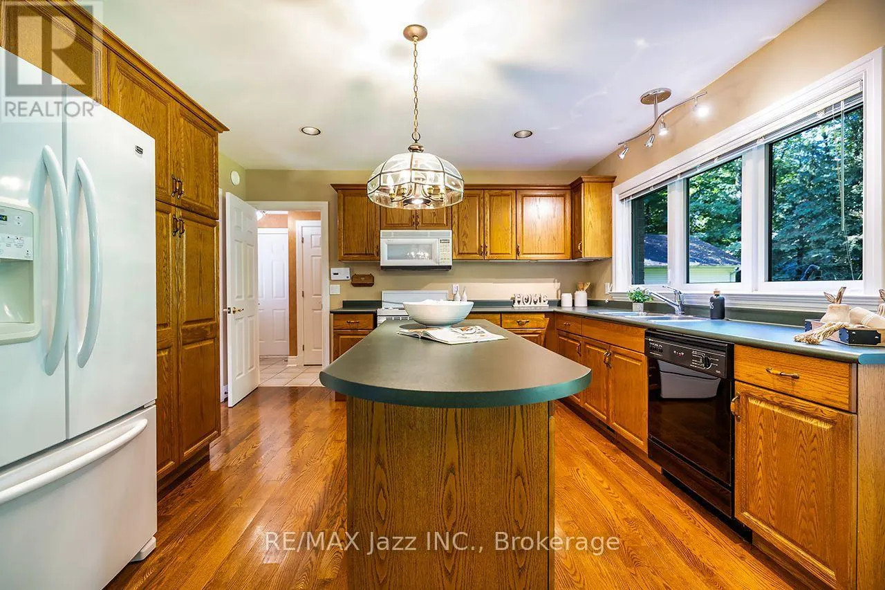 20 TIMBERLANE COURT