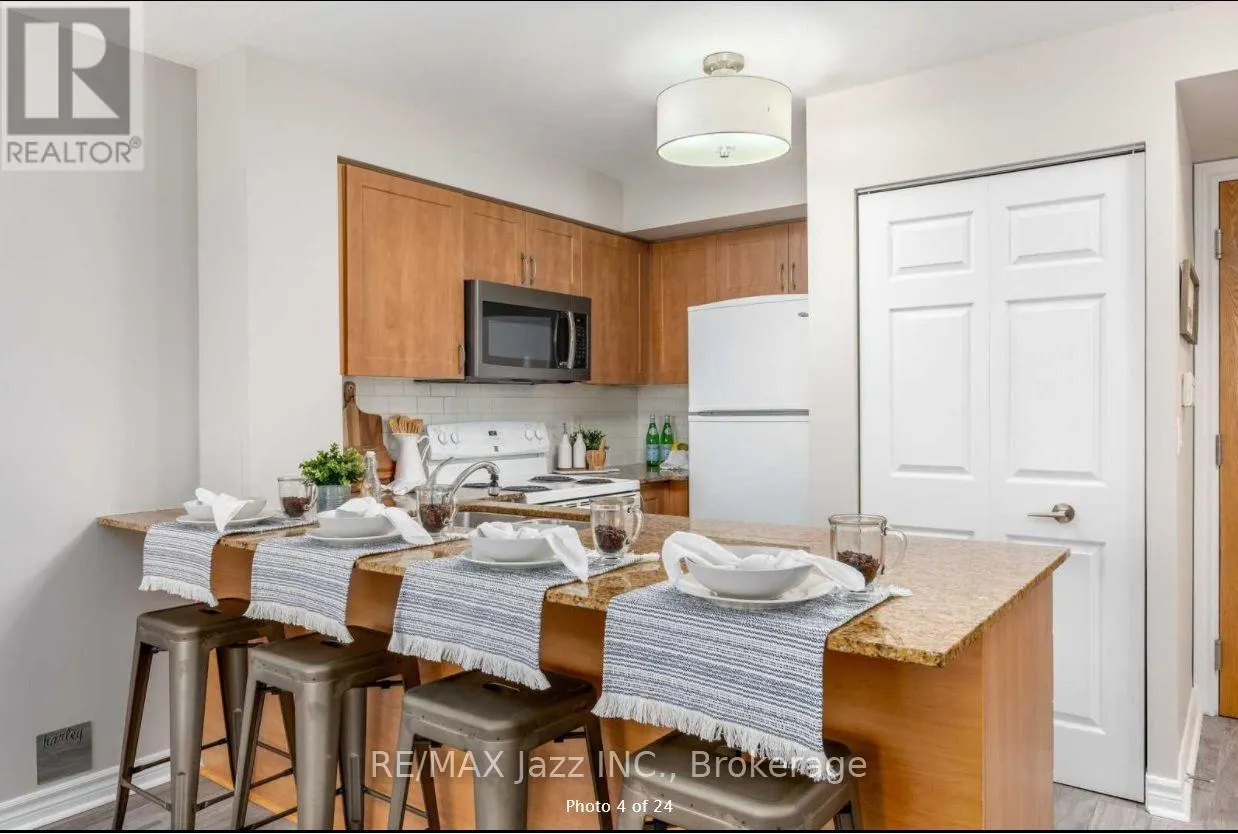 606 - 340 WATSON STREET W #606