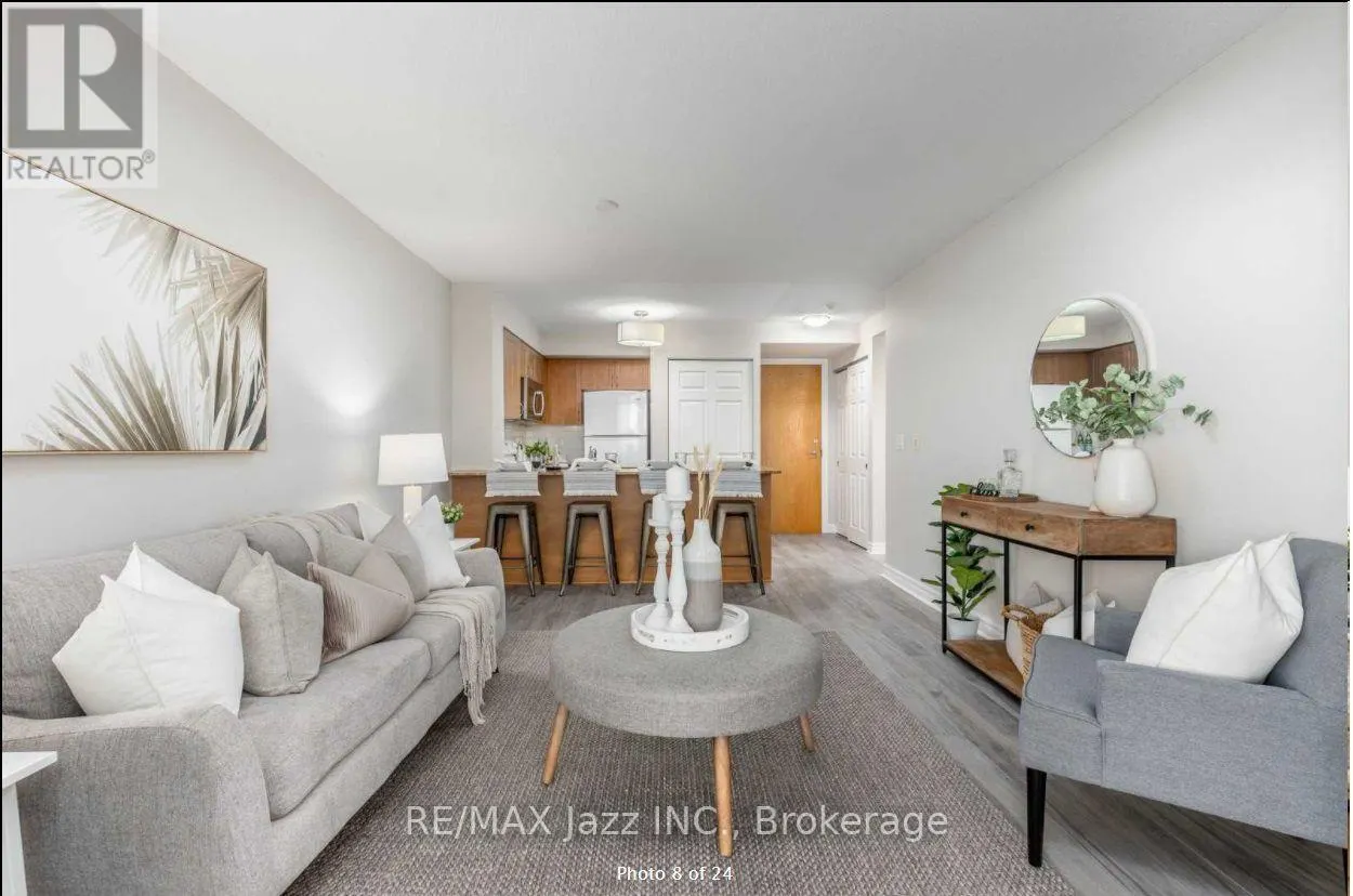 606 - 340 WATSON STREET W #606