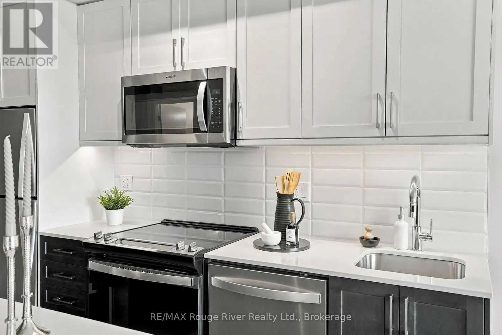 217 - 201 BROCK STREET S #217