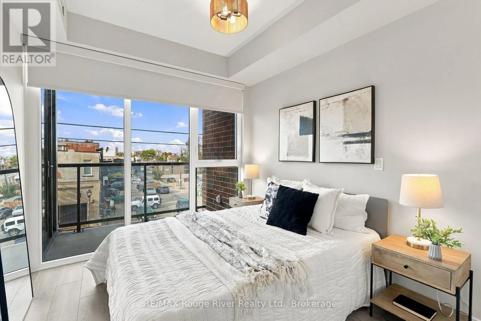 217 - 201 BROCK STREET S #217