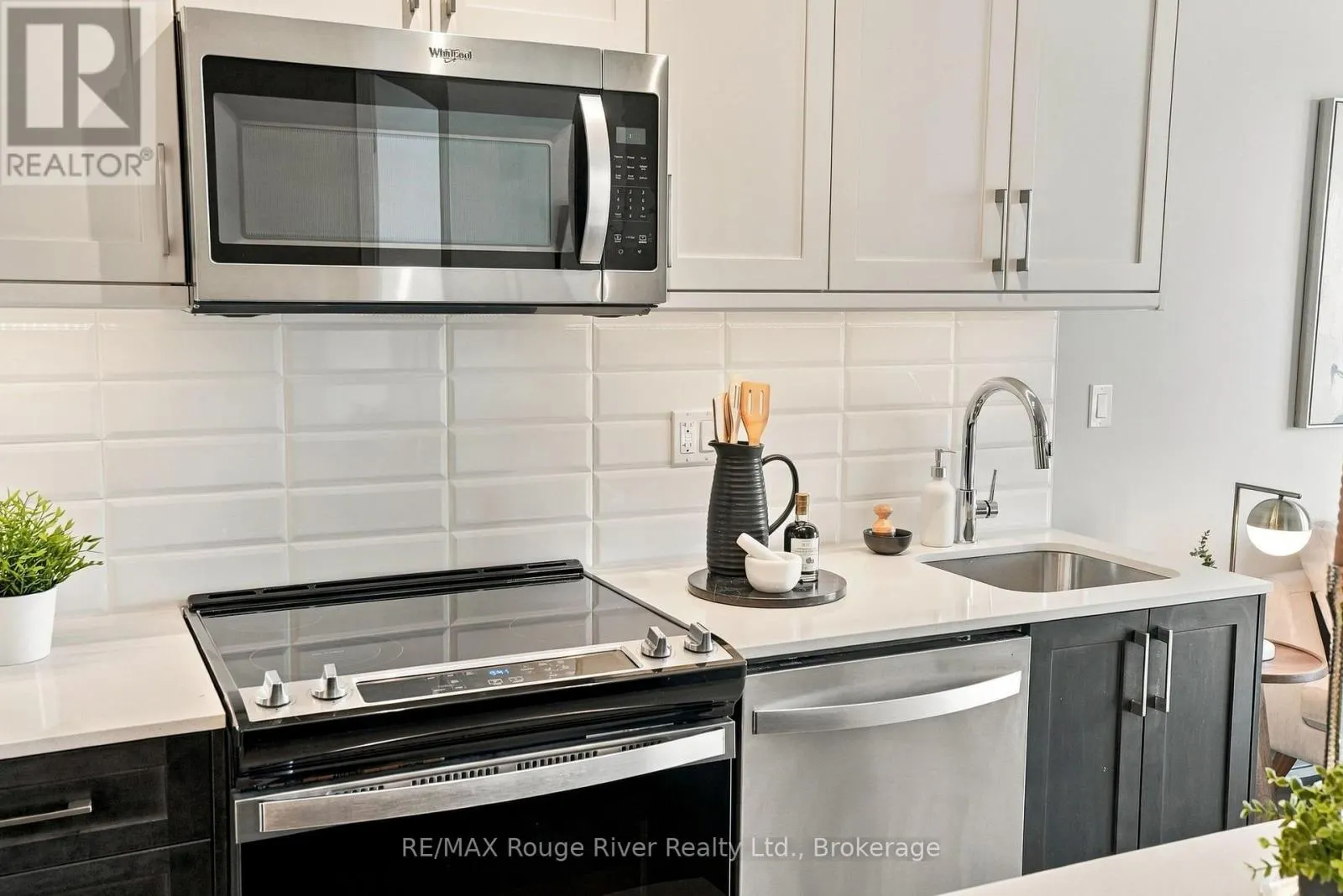 217 - 201 BROCK STREET S #217