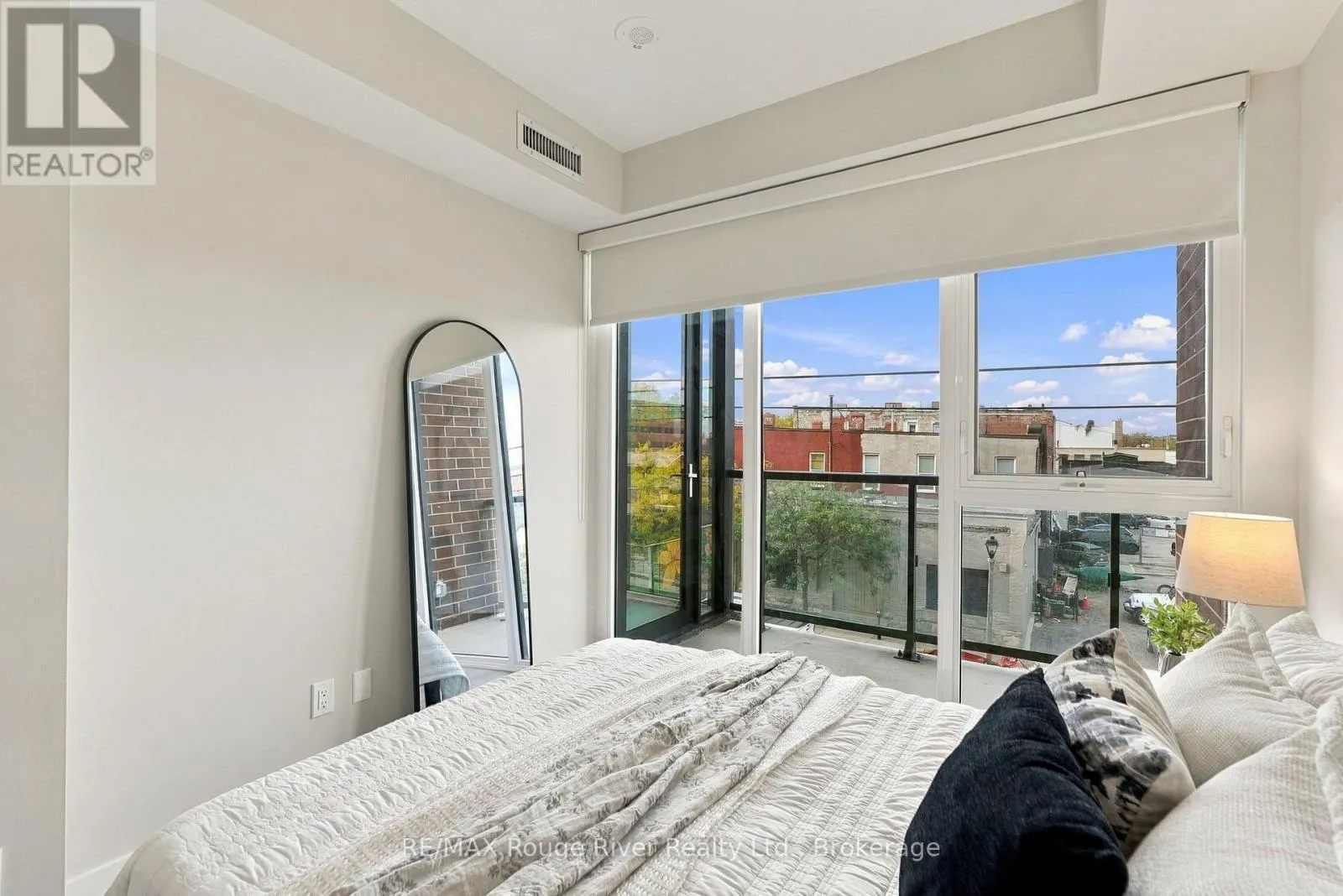 217 - 201 BROCK STREET S #217