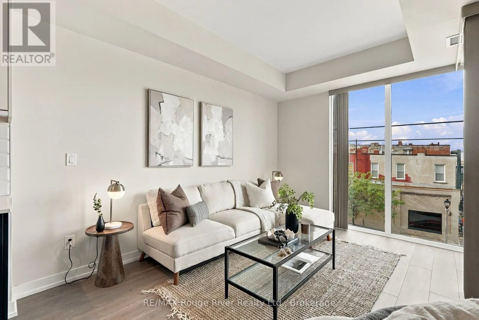 217 - 201 BROCK STREET S #217