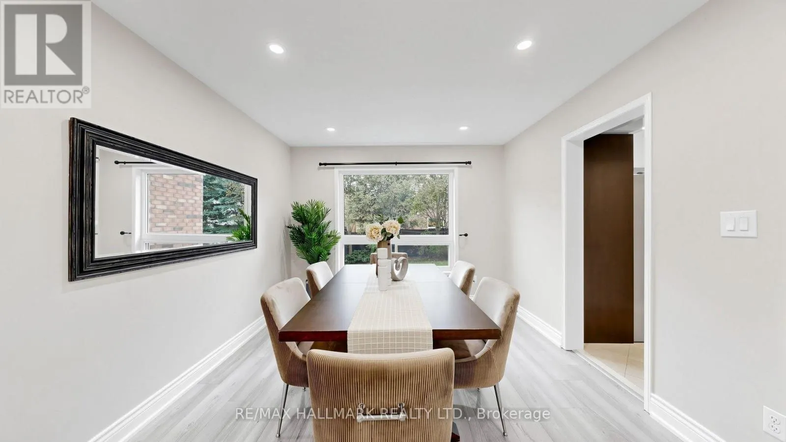 2279 HACKETT PLACE