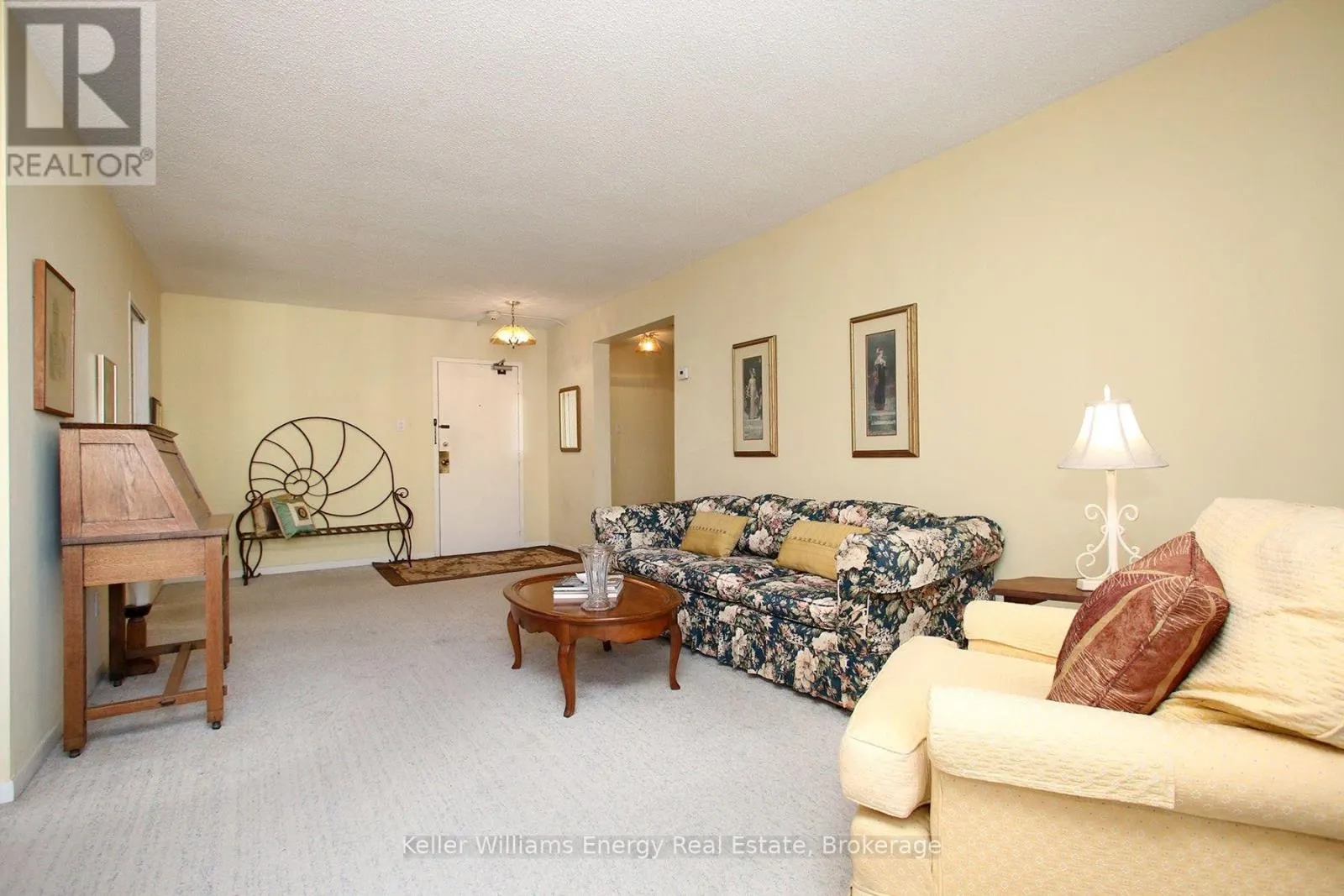 1209 - 1210 RADOM STREET #1209